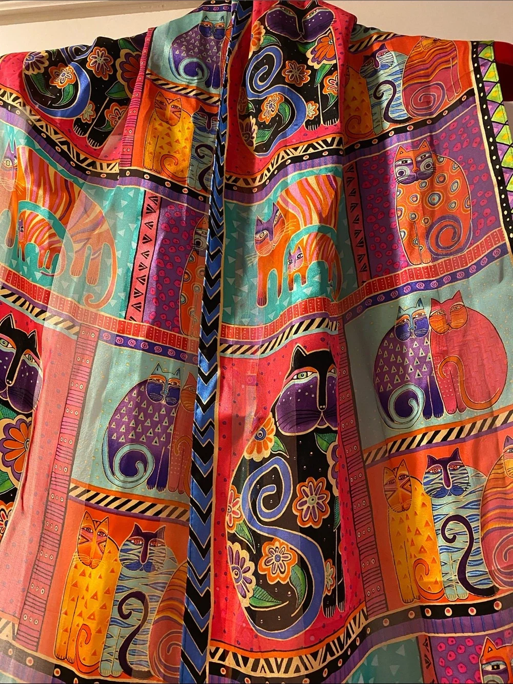 💯 Silk Beautiful Cat Print Fringe Scarf NWOT